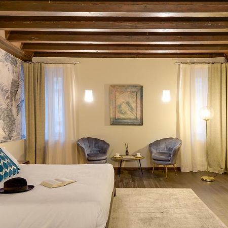 Palazzo Duomo Suites In Udine Center Εξωτερικό φωτογραφία
